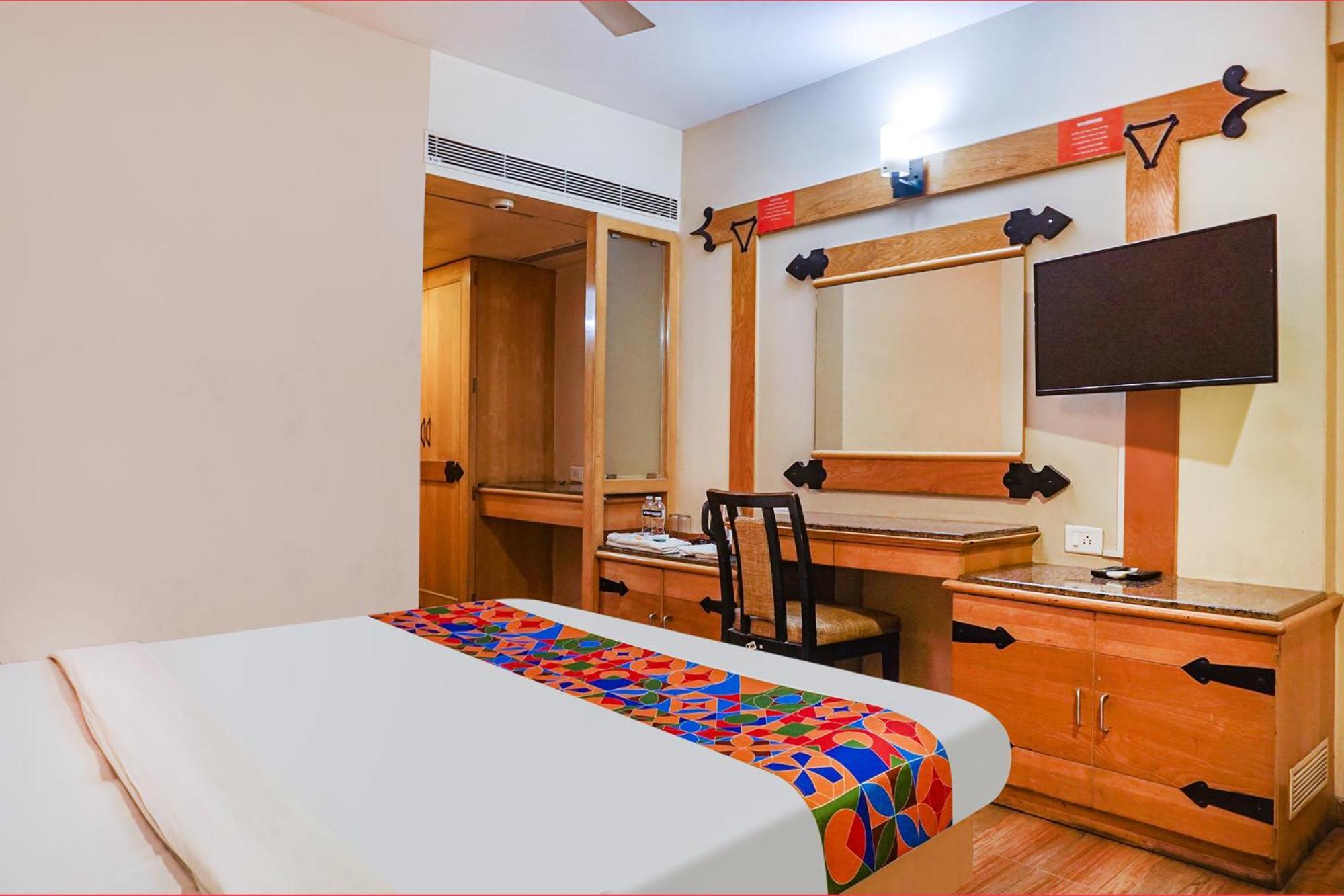 Fabhotel Prime Deccan 8 プネ エクステリア 写真